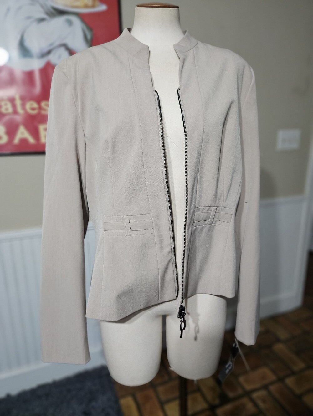 NWT! Larry Levine Heather Sand Zip Up Jacket Size 18